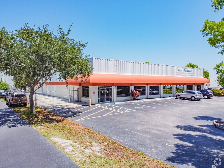 Primary Photo Of 4472 Corporate Sq, Naples Unknown For Lease