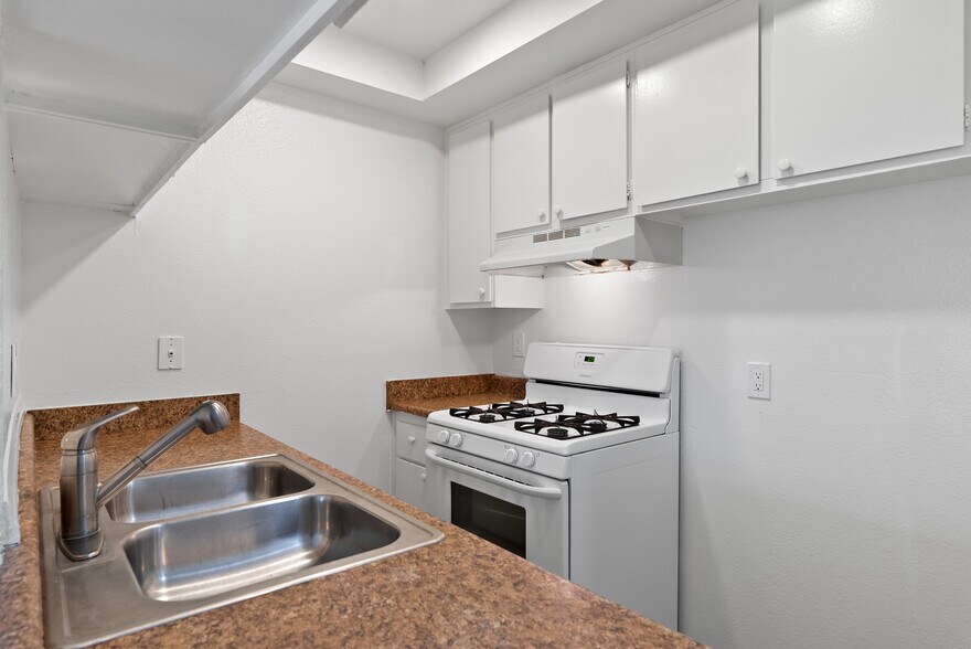 More Photos Of 1515 N Dresser St, Santa Ana Apartments For Sale