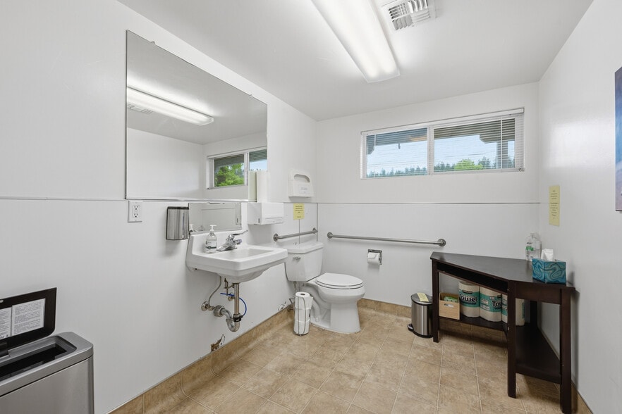 More Photos Of 1097 E Main St, Grass Valley Office For Sale