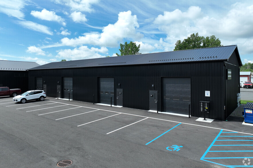 More Photos Of 25 Industrial Tract, Hudson Warehouse For Lease