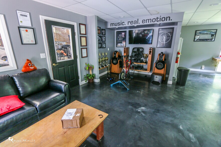 More Photos Of 263 Hightower Pky, Dawsonville Industrial For Lease