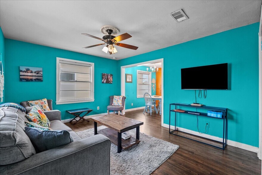 More Photos Of 1310 Avenue N 1/2, Galveston Apartments For Sale