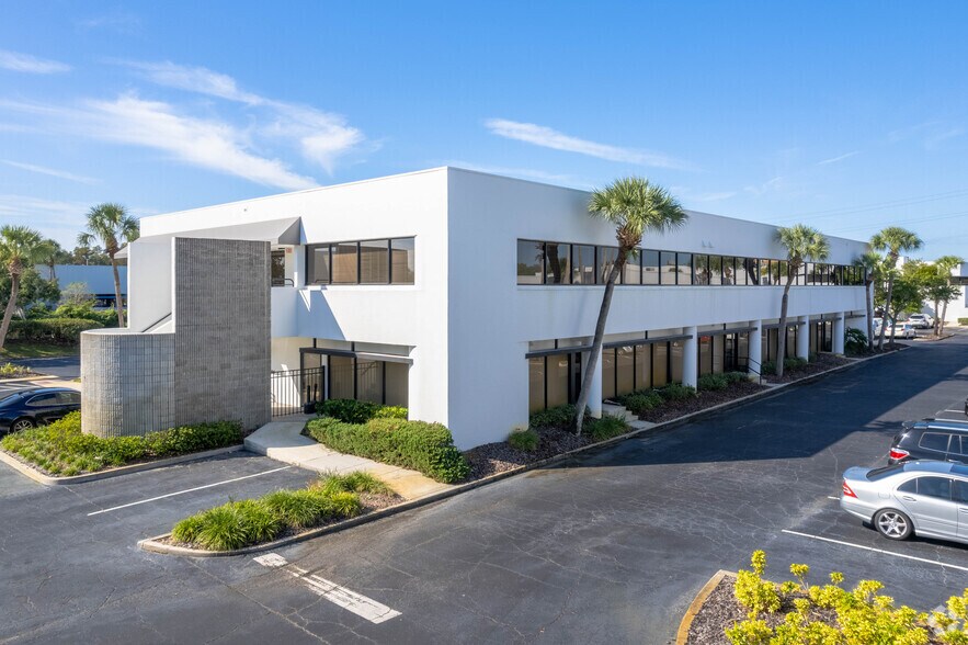 More Photos Of 4520 Oak Fair Blvd, Tampa Office For Lease