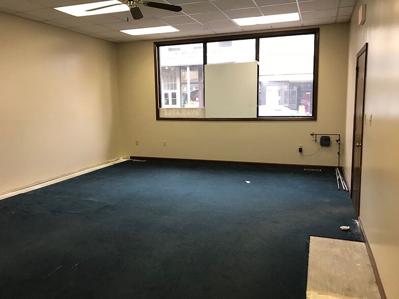 More Photos Of 219 E Main St, Johnson City Office For Lease