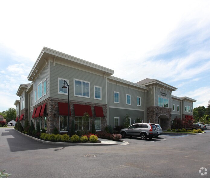 More Photos Of 250 Delaware Ave, Delmar Medical For Lease