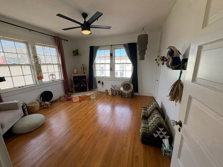 More Photos Of 106 S Church St, McKinney Loft Creative Space For Lease