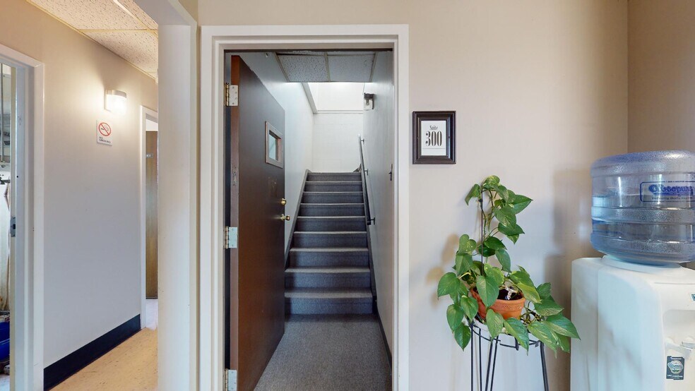 More Photos Of 1327-1331 Macklind Ave, Saint Louis Office For Sale