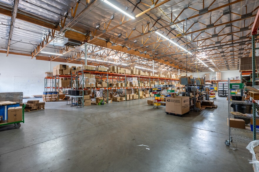 More Photos Of 402 N 37th Dr, Phoenix Warehouse For Lease