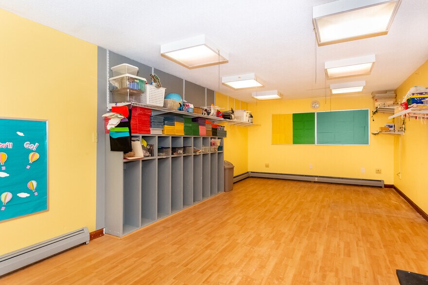 More Photos Of 105 Durham Rd, Dover Daycare Center For Sale