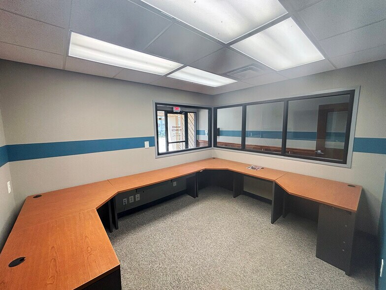More Photos Of 5801 SW 11th St, Oklahoma City Service For Lease