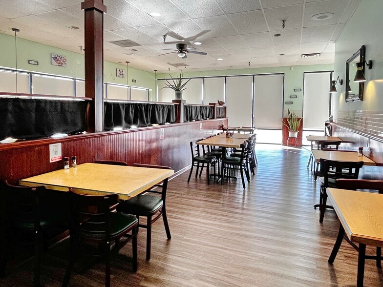 More Photos Of 32 N Dupont Hwy, Selbyville Unknown For Lease