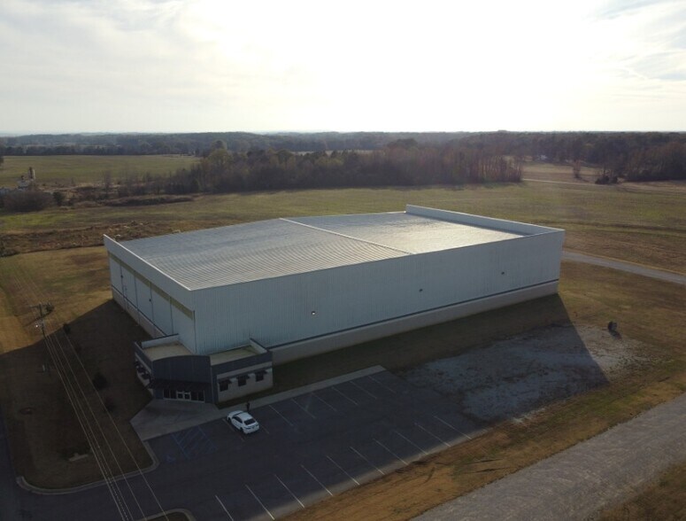 More Photos Of 105 Jarvis Brewer Dr, Rogersville Industrial For Lease