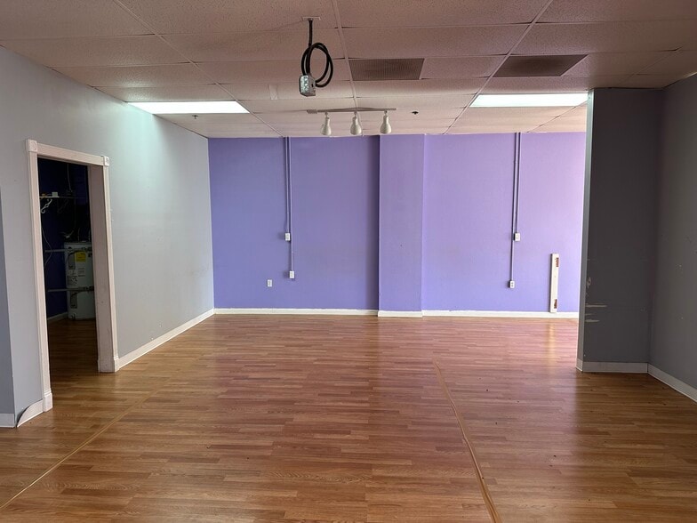 More Photos Of 241-249 W Pacheco Blvd, Los Banos Office For Lease