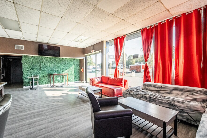 More Photos Of 601 W 4th St, North Little Rock Light Manufacturing For Sale