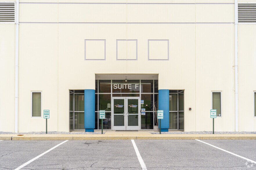 More Photos Of 200 Cascade Dr, Allentown Warehouse For Lease