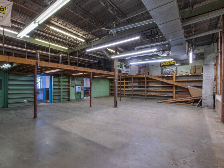 More Photos Of 66 Ralston St, Keene Distribution For Sale