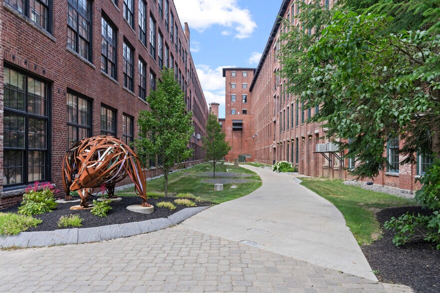 More Photos Of 140 Mill St, Lewiston Office Residential For Sale