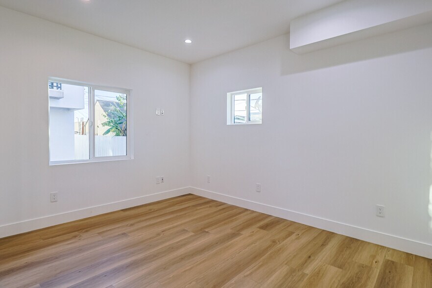 More Photos Of 4842 W 17th St, Los Angeles Apartments For Sale