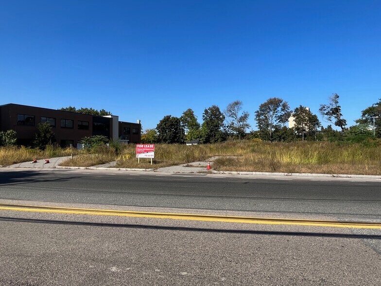 More Photos Of 525 Salem St, Wakefield Land For Lease