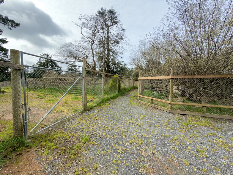 More Photos Of 46914 US-101, Bandon General Retail For Sale