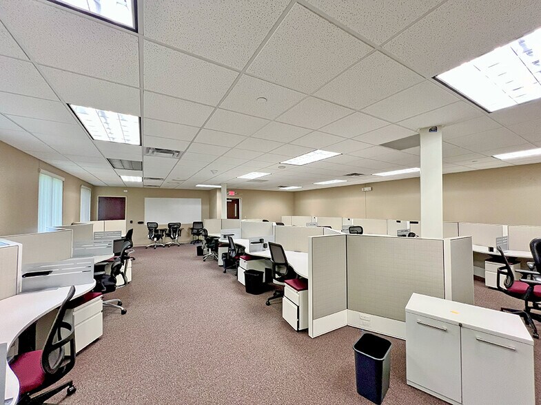 More Photos Of 620 Pierce Blvd, O'Fallon Office For Lease