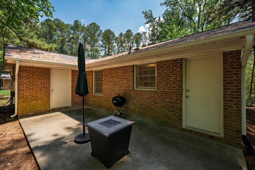 More Photos Of 547 Cedar Lake Rd, Chapel Hill Multifamily For Sale
