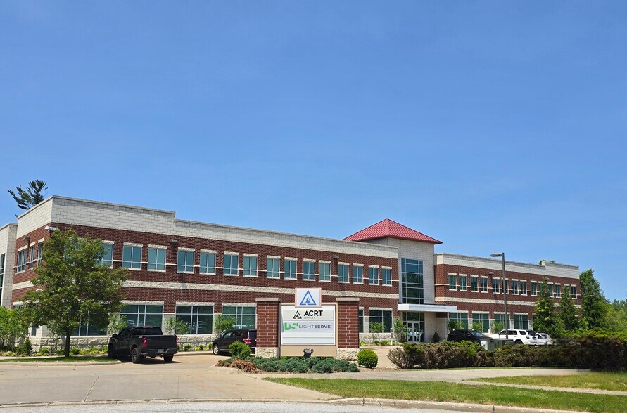 More Photos Of 4500 Courthouse Blvd, Stow Office For Lease