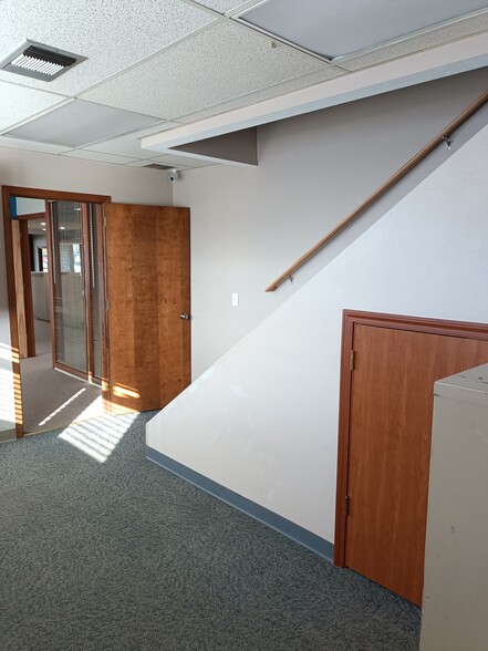 More Photos Of 4921 E State St, Rockford Office For Sale