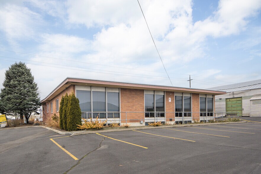 More Photos Of 802 N Fancher Rd, Spokane Valley Office For Sale