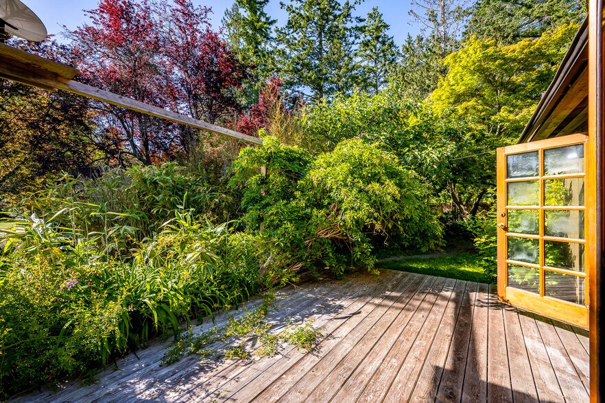 More Photos Of 1885 Central Rd, Hornby Island Land For Sale