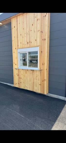 More Photos Of 7924 NW 23rd St, Bethany Freestanding For Sale