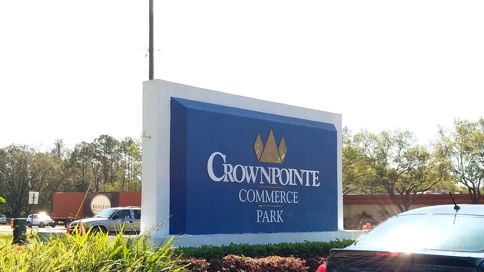 More Photos Of 7802 Kingspointe Pky, Orlando Office For Lease