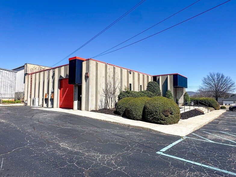 More Photos Of 3000-3002 Bob Wallace Ave SW, Huntsville Light Distribution For Sale