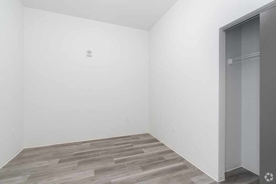 More Photos Of 5460 N Interstate Ave, Portland Apartments For Lease