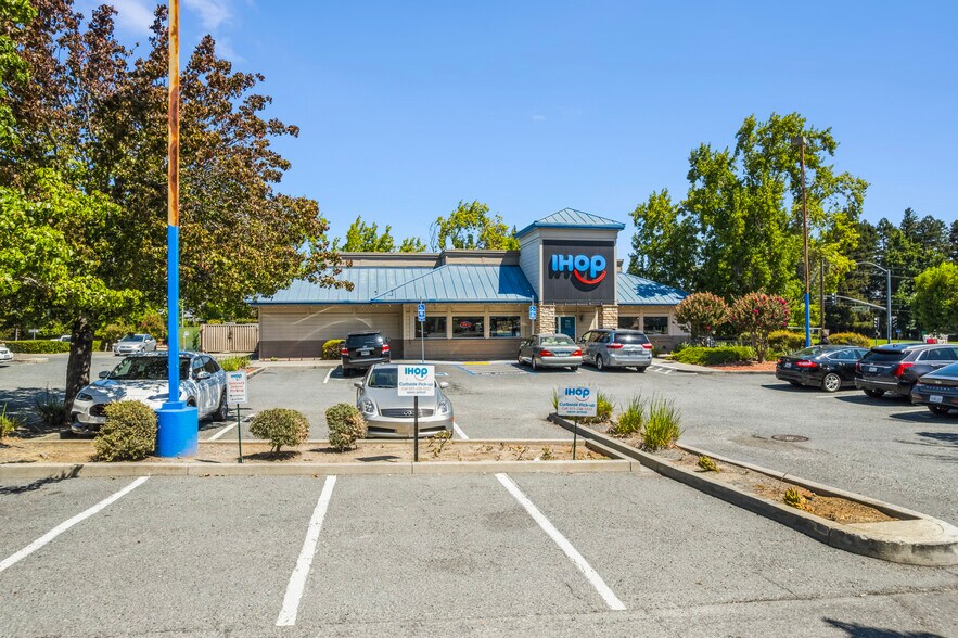 More Photos Of 1190 Arnold Dr, Martinez Restaurant For Sale