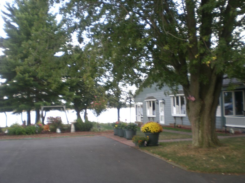 More Photos Of 23002 McKinleyville Rd, Rock Hall Marina For Sale