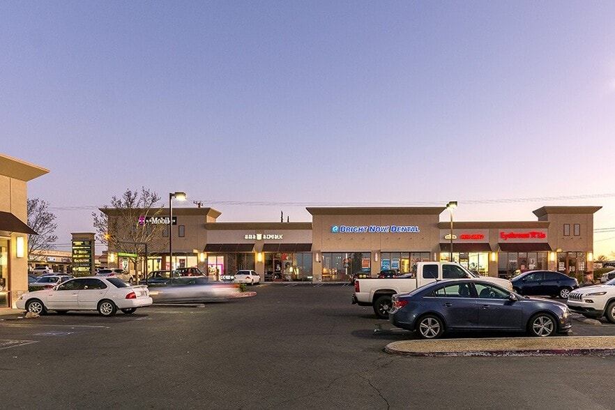 More Photos Of 17003 Bear Valley Rd, Hesperia Restaurant For Lease