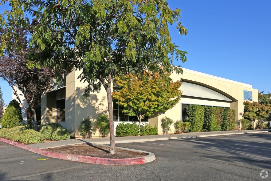 More Photos Of 7259 N 1st St, Fresno Office For Lease