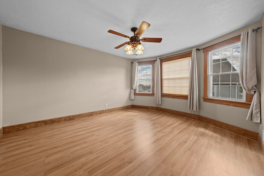 More Photos Of 832 S Main St, Canton Specialty For Sale