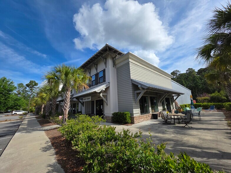 More Photos Of 4371 Bluffton Parkway, Bluffton Storefront Retail Office For Lease