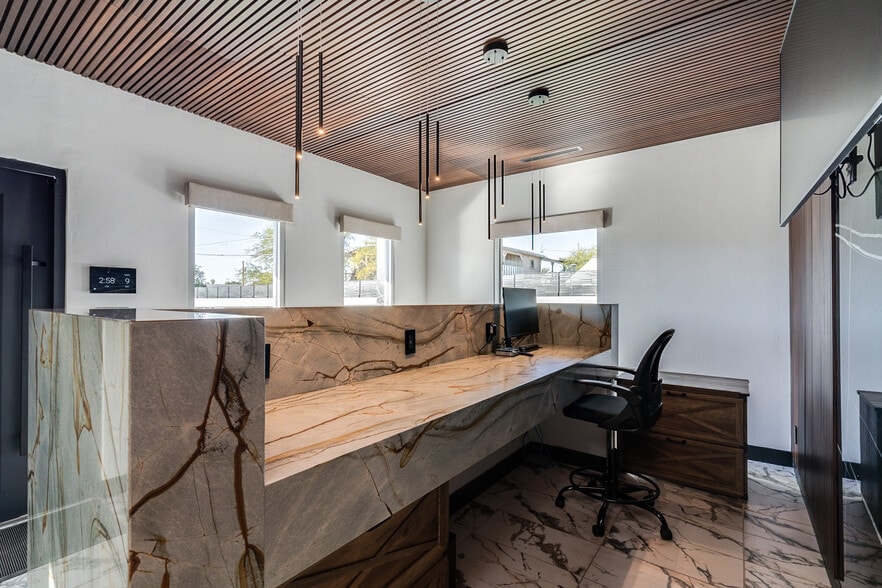 More Photos Of 1140 N Rosemont Blvd, Tucson Research And Development For Sale