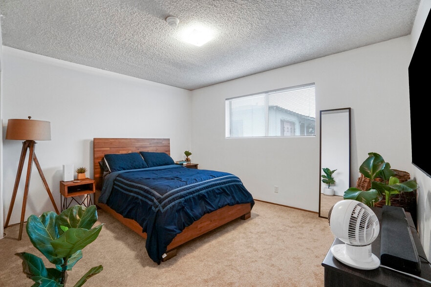 More Photos Of 2714 New Jersey St, Los Angeles Multifamily For Sale