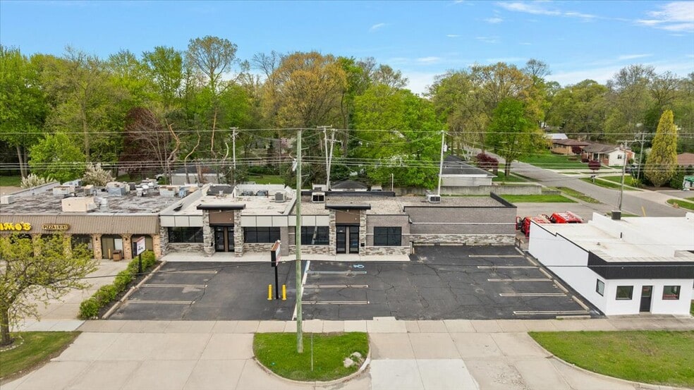 More Photos Of 33535-33537 7 Mile Rd, Livonia Freestanding For Lease