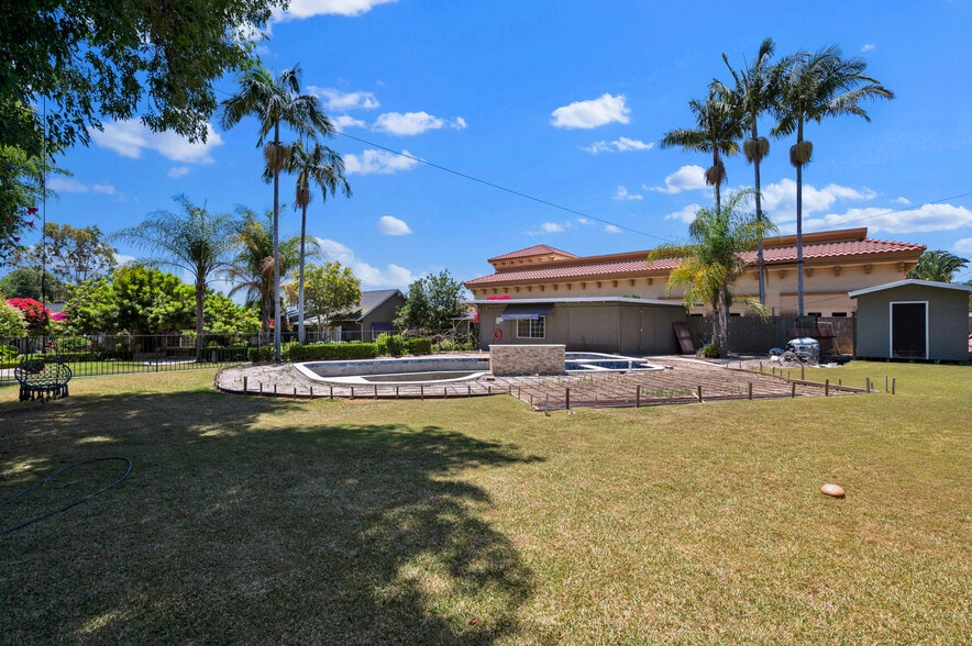 More Photos Of 801 W Whittier Blvd, La Habra Storefront Retail Residential For Sale