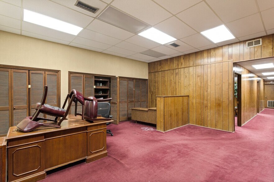 More Photos Of 333 E Bay St, Jacksonville Office For Lease