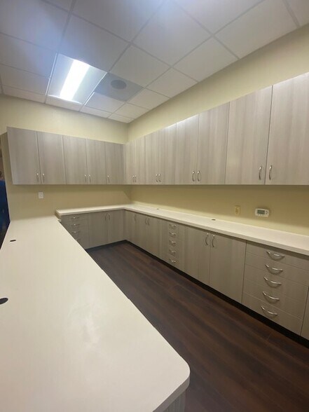 More Photos Of 321 San Felipe Rd, Hollister Medical For Lease