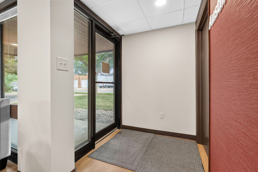More Photos Of 1516 Trimble Ave, Kalamazoo Office For Sale