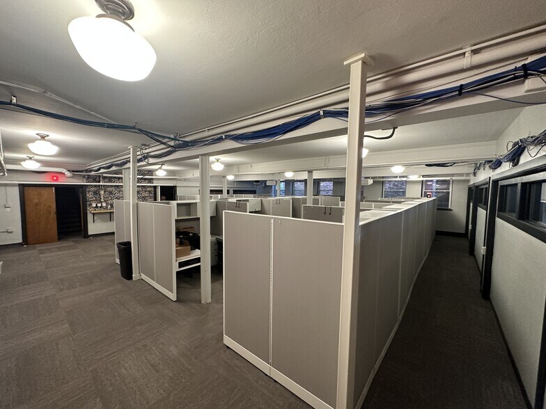 More Photos Of 2308 E Belleview Pl, Milwaukee Specialty For Sale