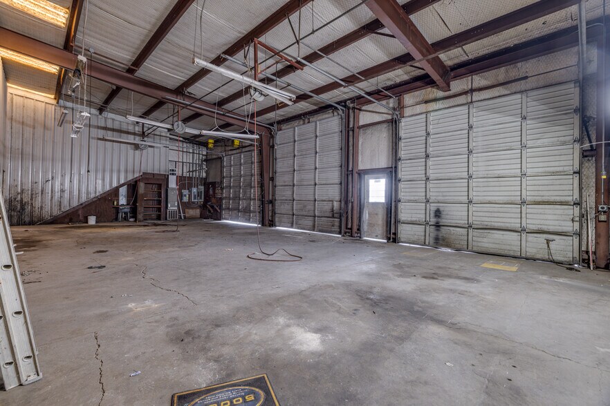 More Photos Of 1137 US-80 Hwy, Monroe Distribution For Sale