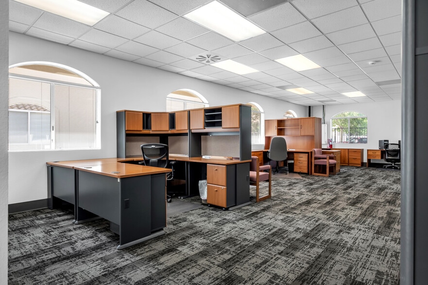 More Photos Of 8109 Laguna Blvd, Elk Grove Medical For Sale